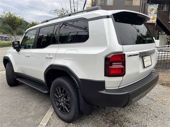 2024 Toyota Land Cruiser  250 VX / ALL LEATHER / SUN ROOF - Image 28