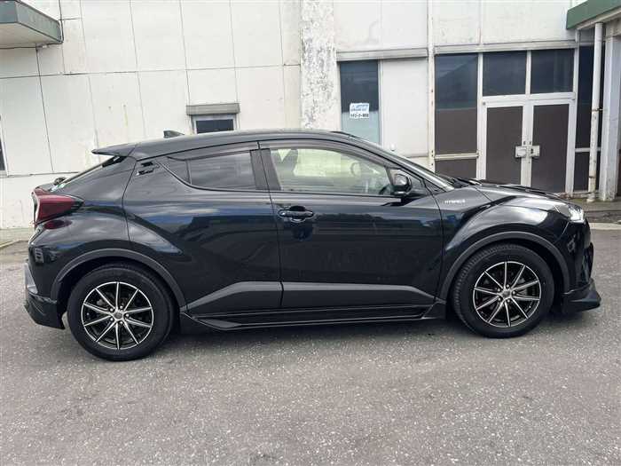 2019  Toyota C-HR - Image 25