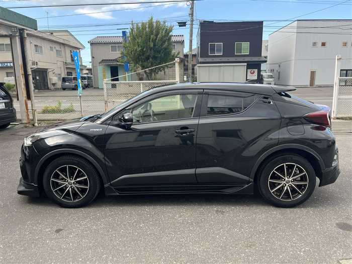 2019  Toyota C-HR - Image 24