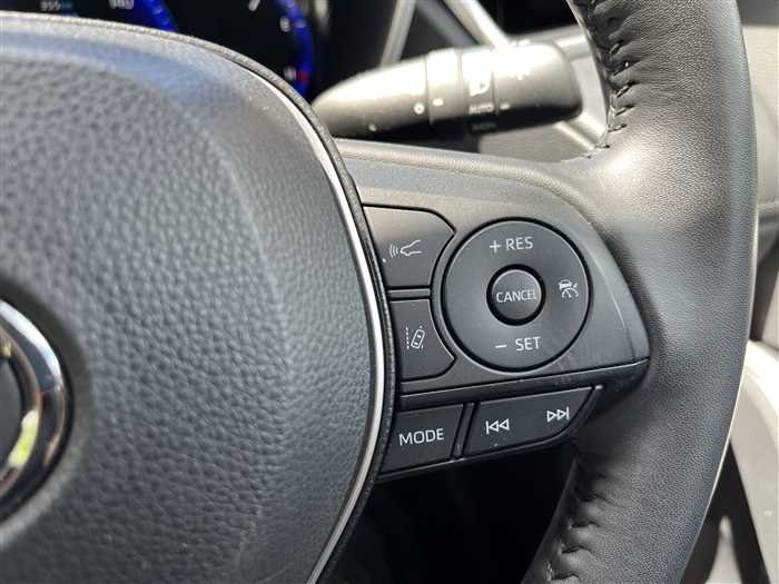 2023 Toyota Corolla Cross - Image 12