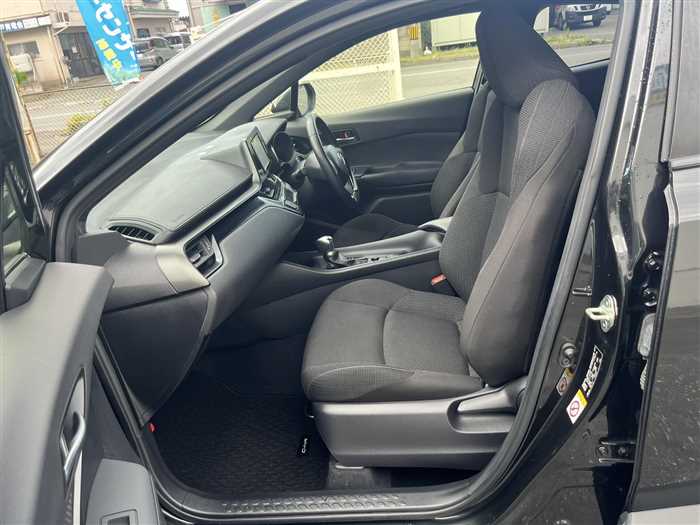 2019  Toyota C-HR - Image 17