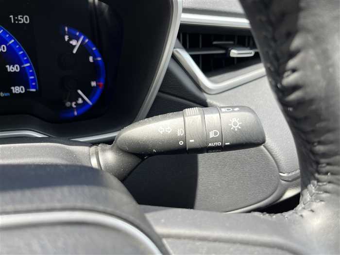 2023 Toyota Corolla Cross - Image 11