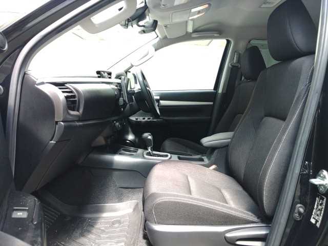 2023 Toyota Hilux Truck - Image 17