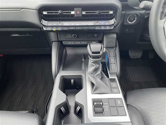 2024 Toyota Land Cruiser  250 VX / ALL LEATHER / SUN ROOF - Image 16