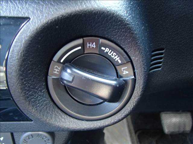 2019 Toyota Hilux 4WD - Image 17