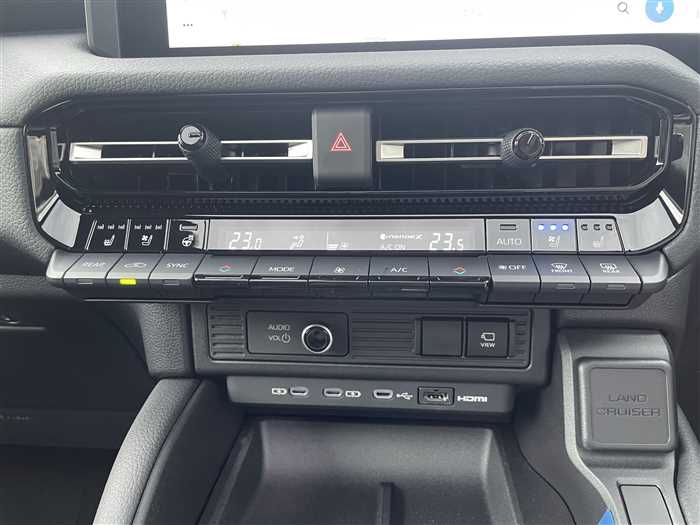2024 Toyota Land Cruiser  250 VX / ALL LEATHER / SUN ROOF - Image 15