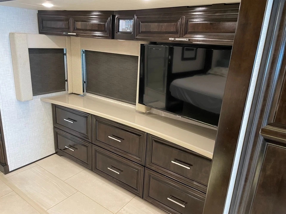 2020 Newmar Mountain Aire 4543 Class A - Image 18