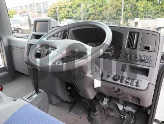 2020 Nissan  Bus - Image 5