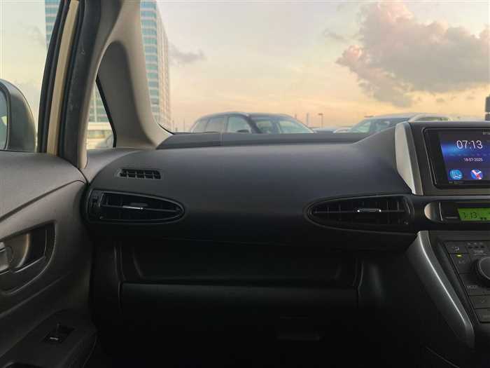2016 Toyota Wish - Image 13