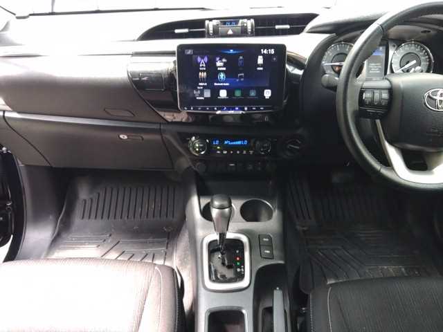 2023 Toyota Hilux Truck - Image 13