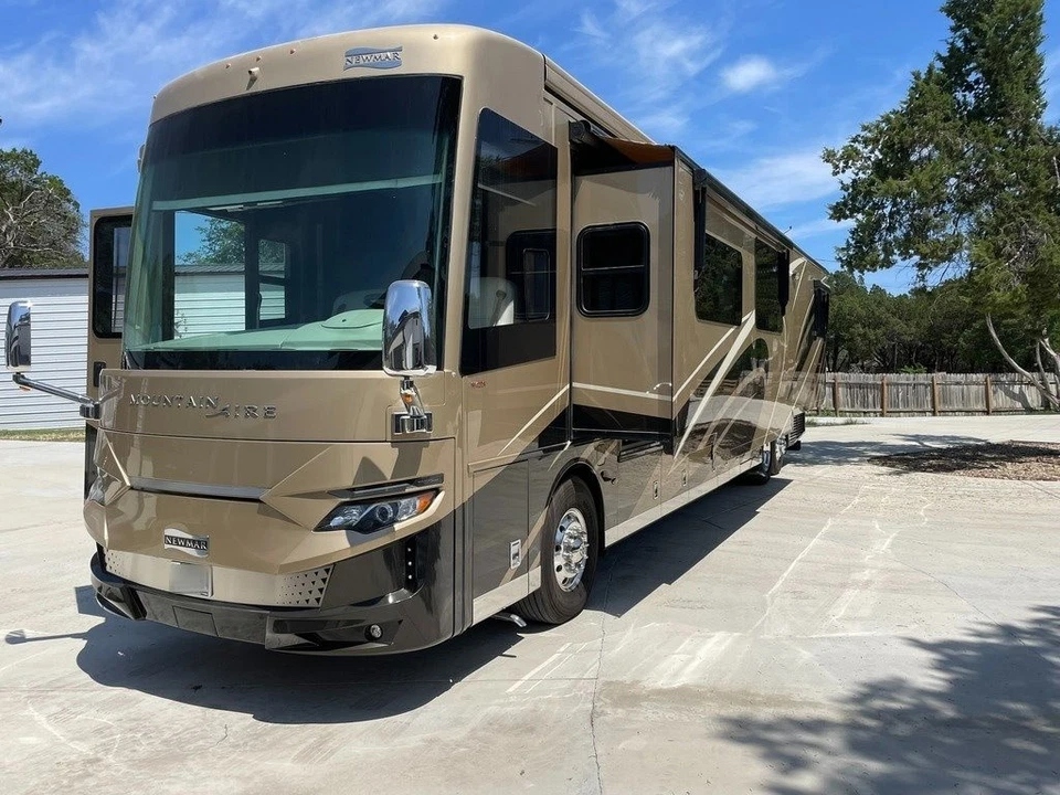 2020 Newmar Mountain Aire 4543 Class A