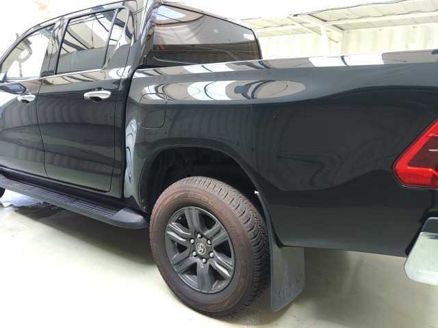 2023 Toyota Hilux Truck - Image 10