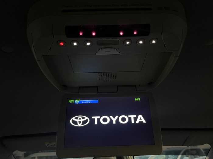 2016 Toyota Wish - Image 6