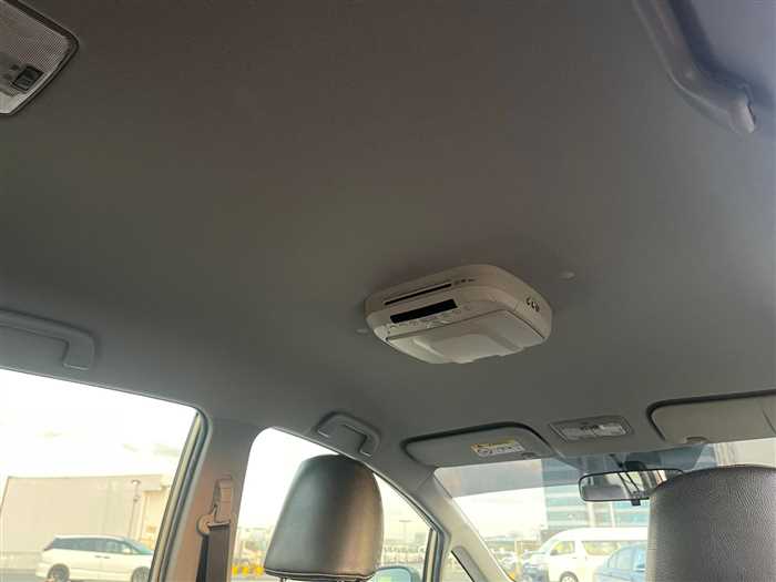 2016 Toyota Wish - Image 5