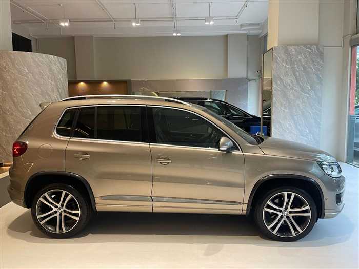 2016 Volkswagen Tiguan - Image 21