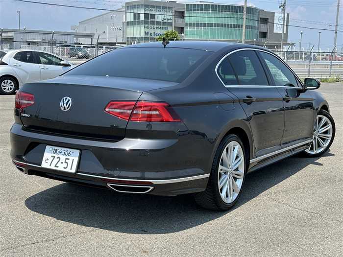 2019 Volkswagen Passat - Image 28