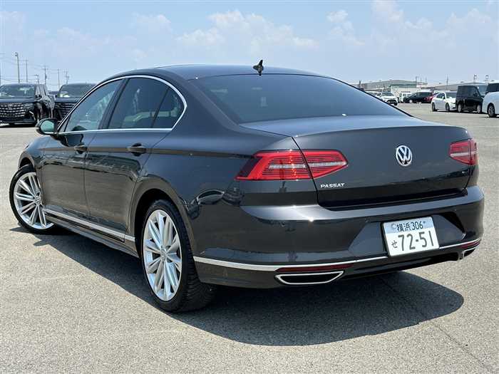 2019 Volkswagen Passat - Image 27