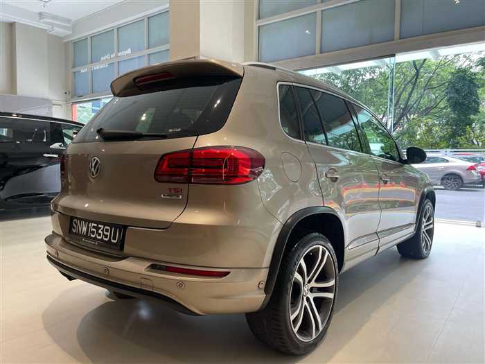2016 Volkswagen Tiguan - Image 19