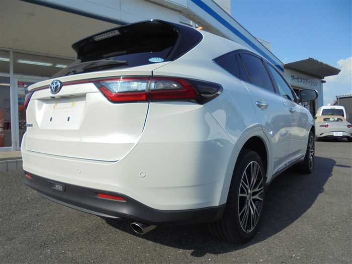 2017 Toyota Harrier - Image 27