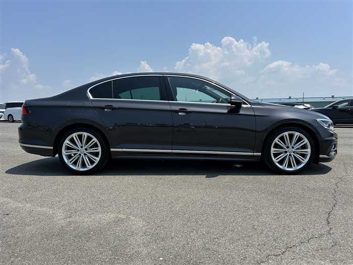 2019 Volkswagen Passat - Image 26