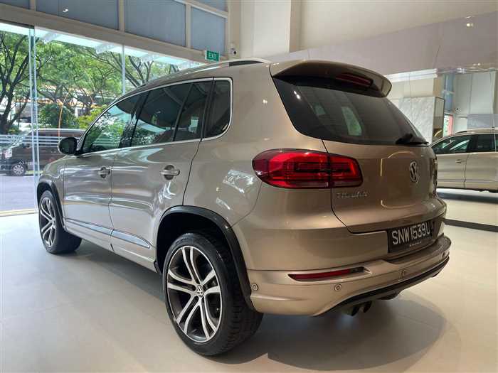 2016 Volkswagen Tiguan - Image 18