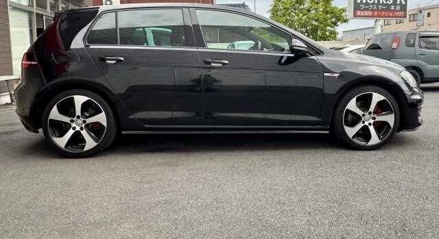 2016 Volkswagen Golf GTI - Image 16