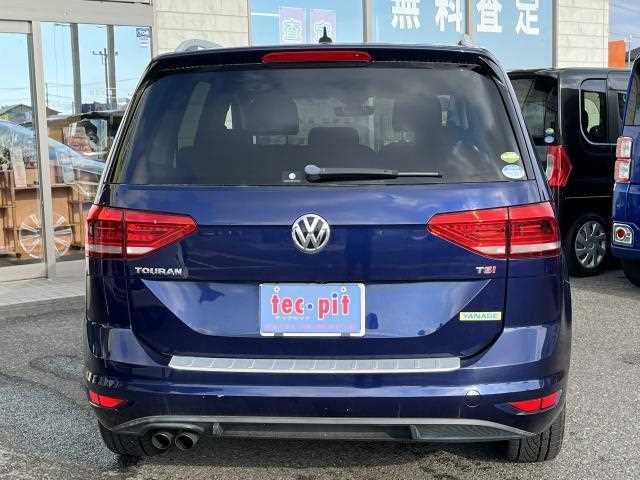 2016 Volkswagen Golf Touran - Image 11