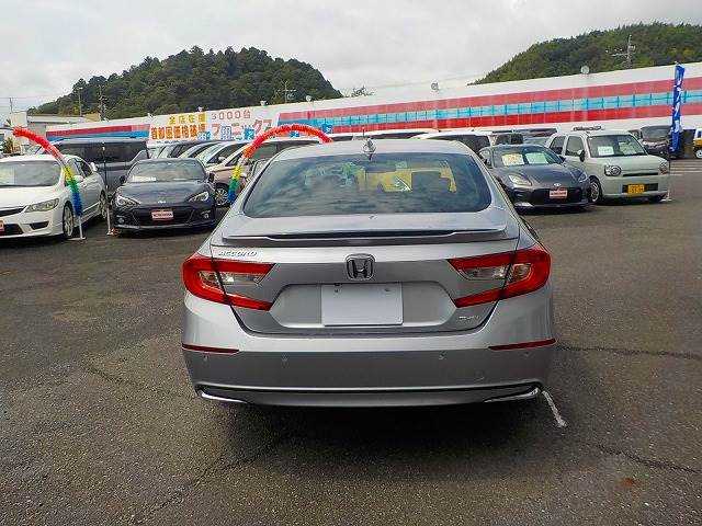2020 Honda Accord - Image 24