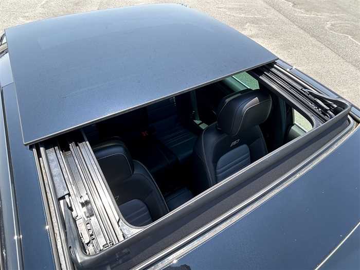 2019 Volkswagen Passat - Image 24
