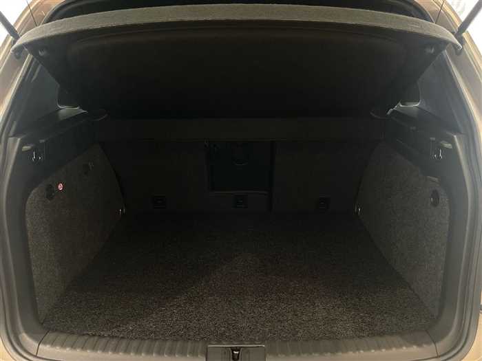 2016 Volkswagen Tiguan - Image 16
