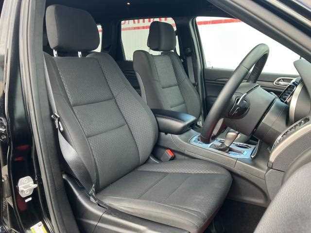 2020 Jeep Grand Cherokee - Image 14