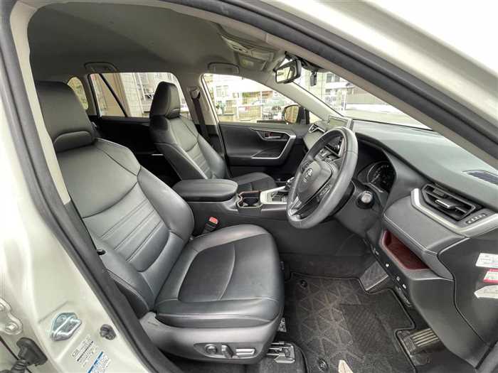 2020 Toyota RAV4 - Image 18