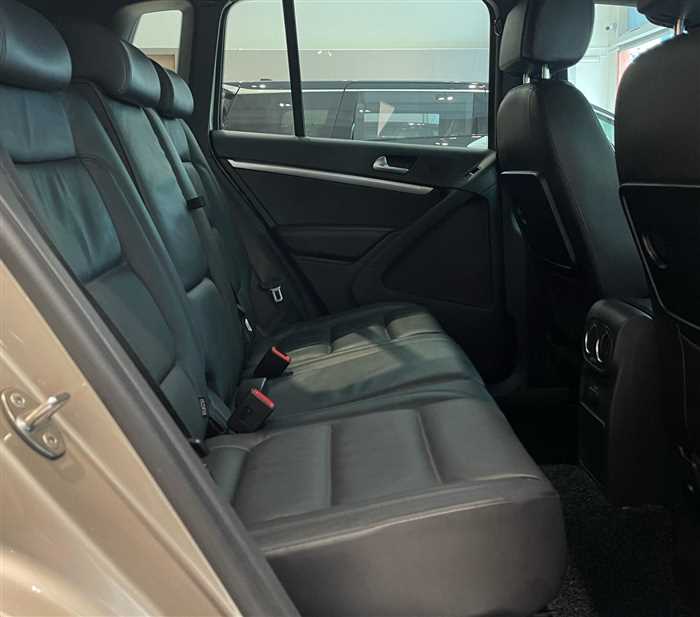 2016 Volkswagen Tiguan - Image 13