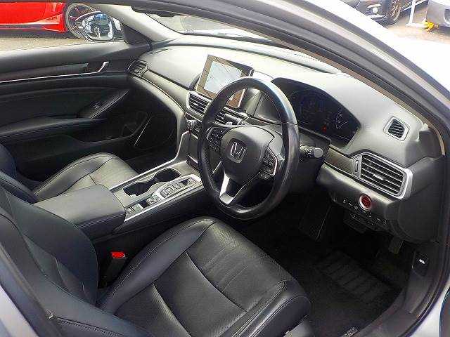 2020 Honda Accord - Image 21