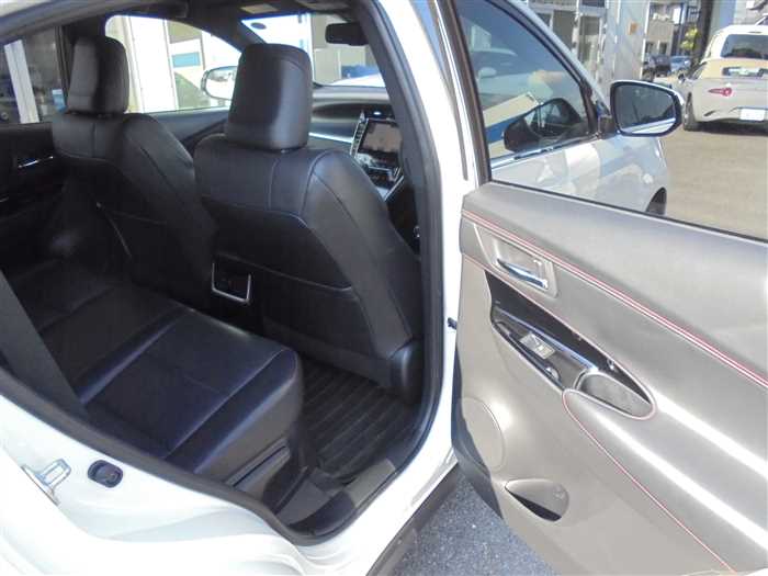 2017 Toyota Harrier - Image 21