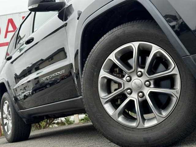 2020 Jeep Grand Cherokee - Image 11