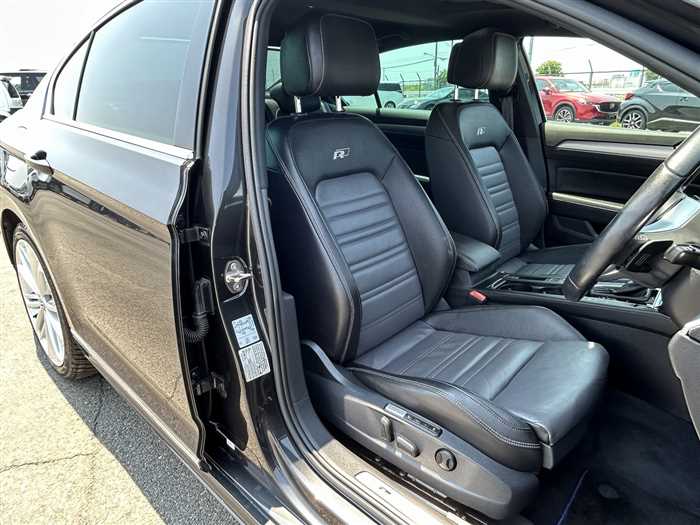 2019 Volkswagen Passat - Image 20