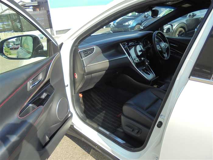 2017 Toyota Harrier - Image 20