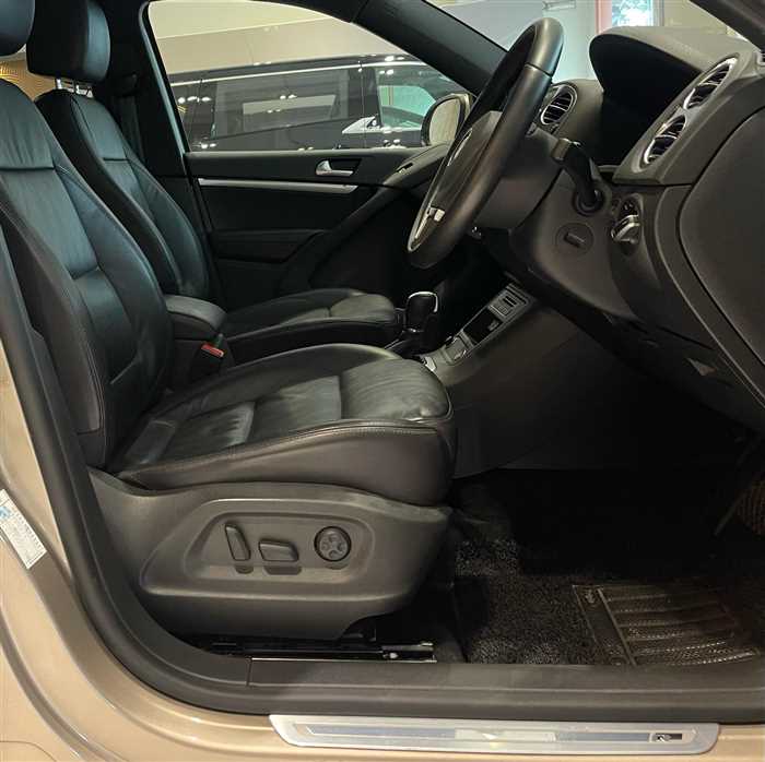 2016 Volkswagen Tiguan - Image 10