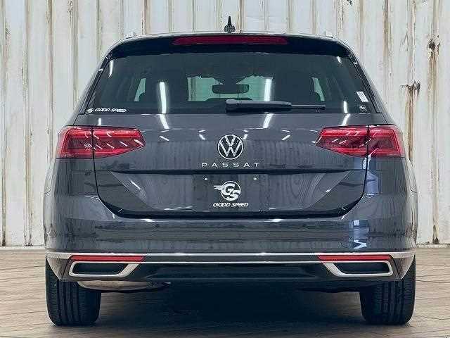 2023 Volkswagen Passat Variant - Image 9