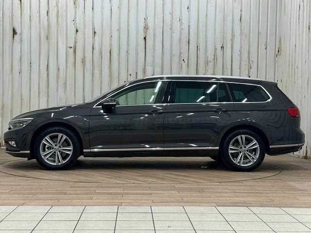 2023 Volkswagen Passat Variant - Image 7