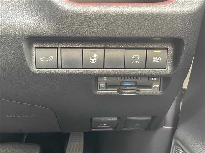 2020 Toyota RAV4 - Image 12