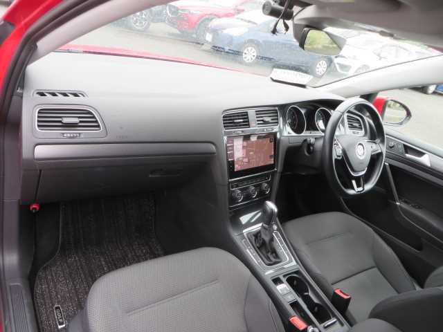 2018 Volkswagen Golf Variant - Image 16