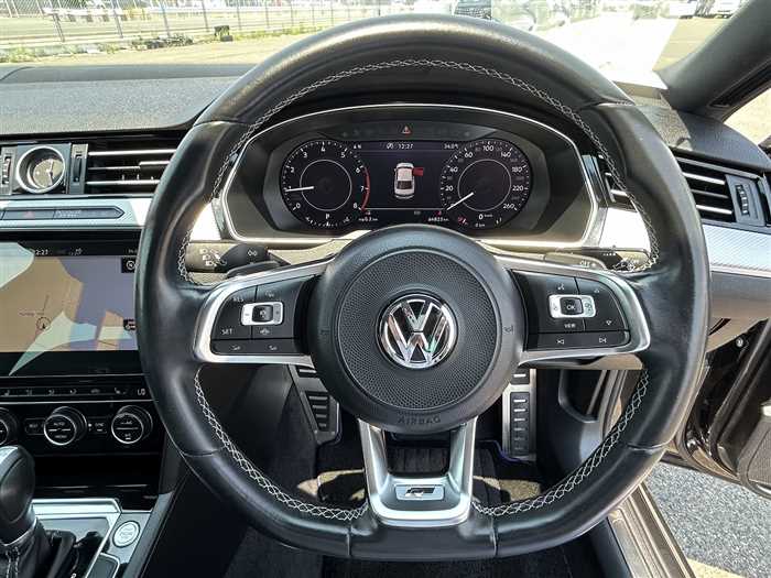 2019 Volkswagen Passat - Image 15