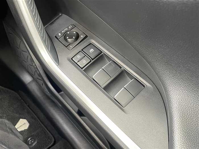 2020 Toyota RAV4 - Image 10