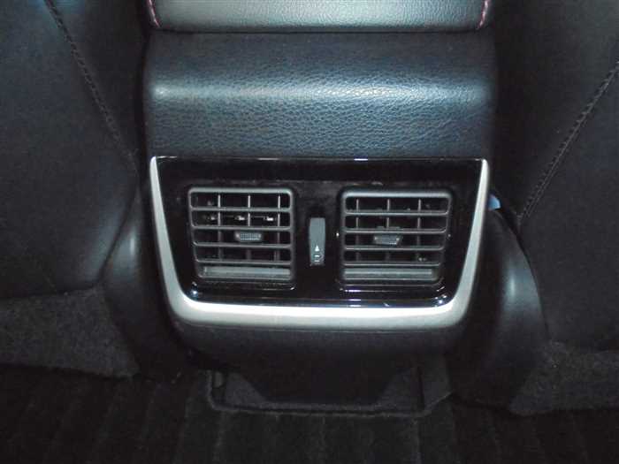 2017 Toyota Harrier - Image 15