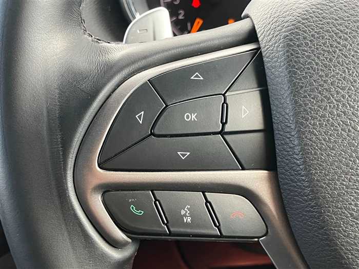 2020 Jeep Grand Cherokee - Image 14
