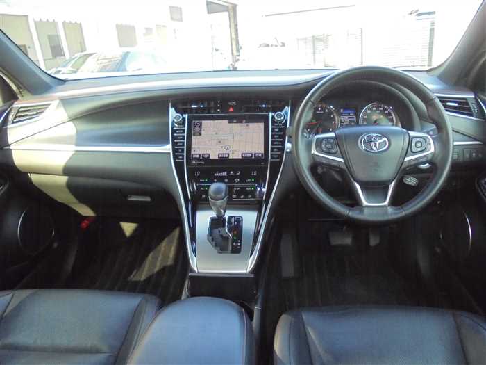2017 Toyota Harrier - Image 14