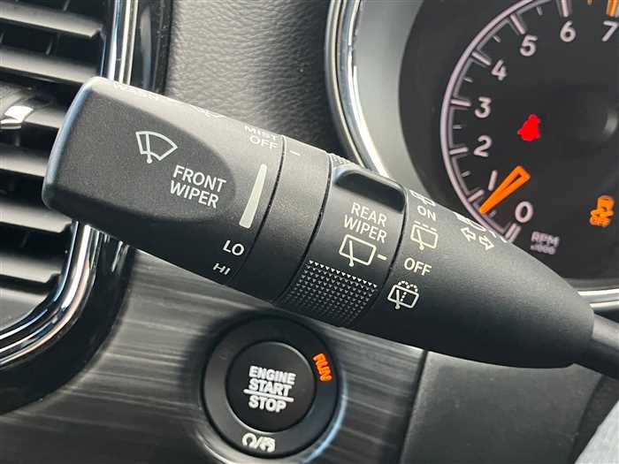 2020 Jeep Grand Cherokee - Image 13