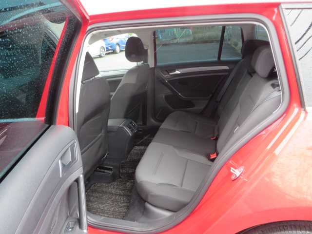 2018 Volkswagen Golf Variant - Image 13